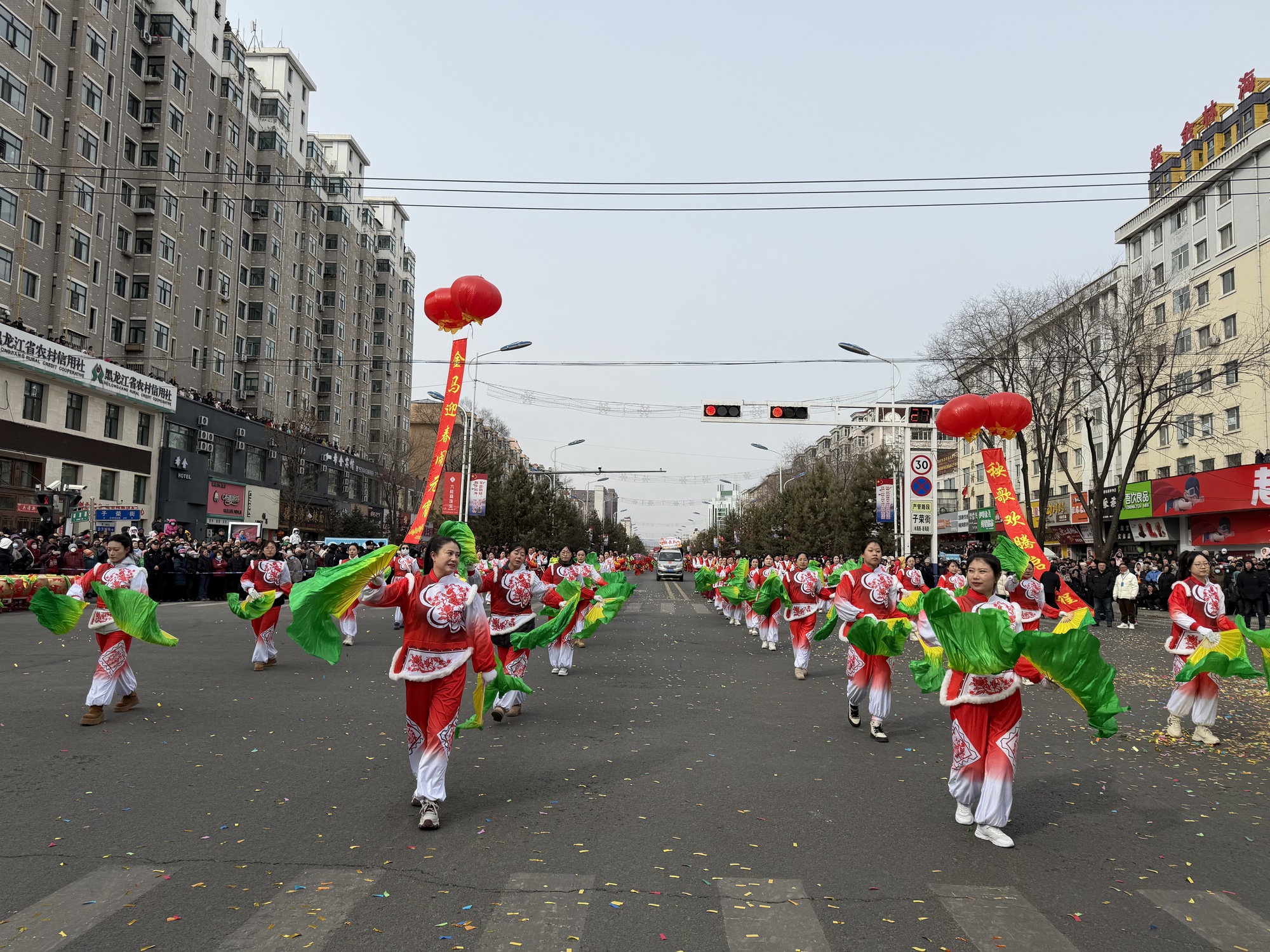 海林:民俗盛宴贺元宵秧歌欢腾启新程(图2) 海林:民俗盛宴贺元宵秧歌欢腾启新程(图2)